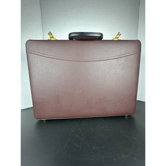 1970s Atlantis Leather Attaché Case Burgundy Suede Interior Executive Briefcase - Picture 15 of 15